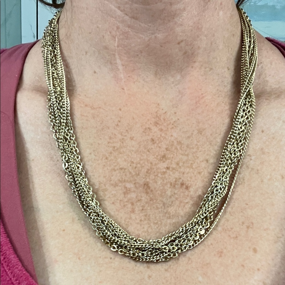 Charming Gold Necklace and Bracelet Set - Picture 2 of 3